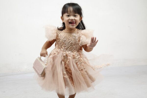 Photo peach dress